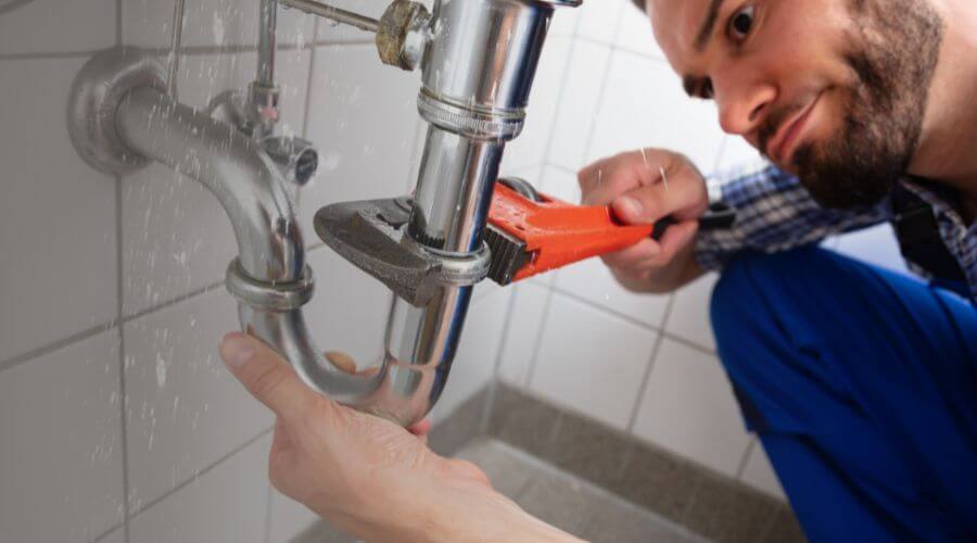 Expert burst pipe repair services in Six Lakes, MI